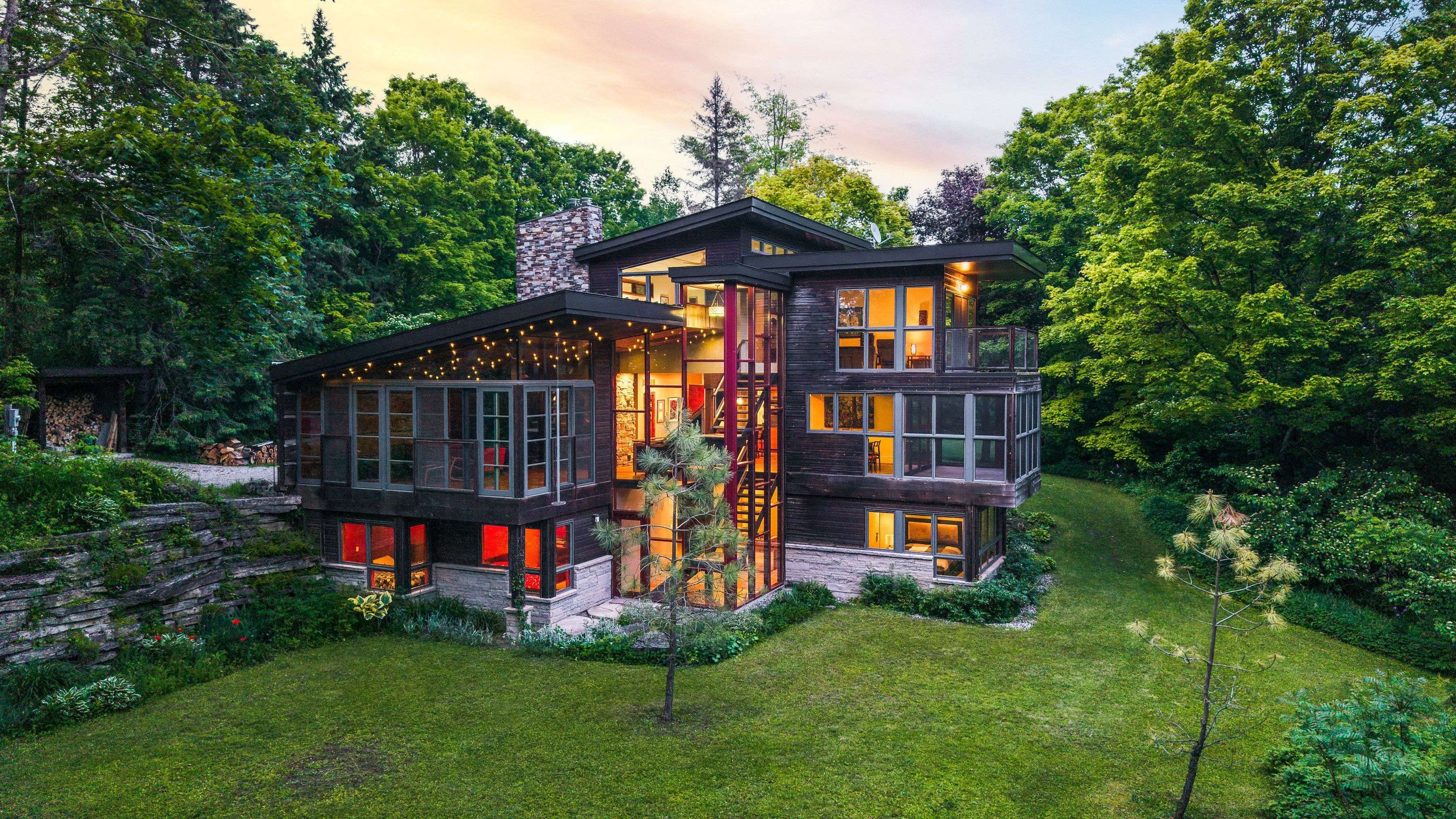 Melancthon, ON L9V 2V4,605094 River RD