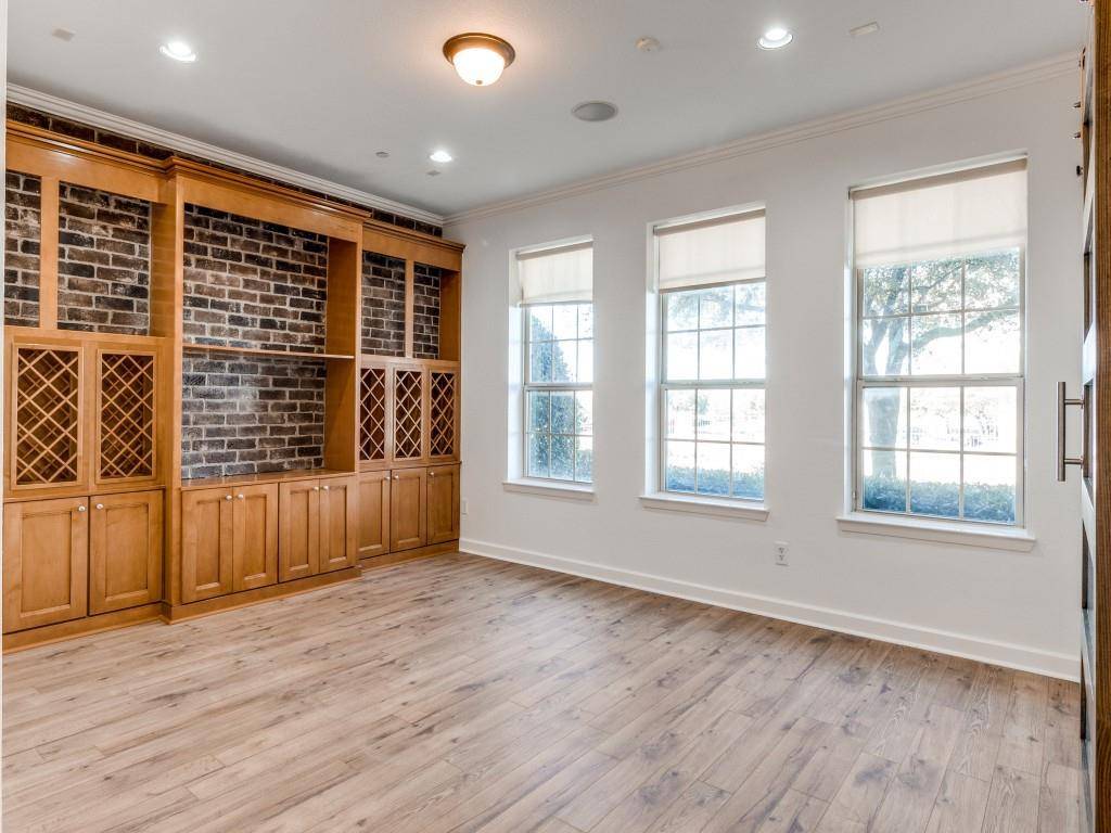 Addison, TX 75001,3942 Sugar Tree Way