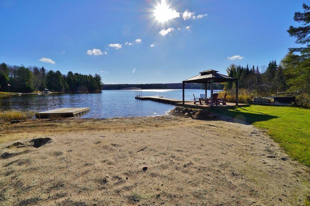 Highlands East, ON K0L 2A0,1030 Wapiti CIR