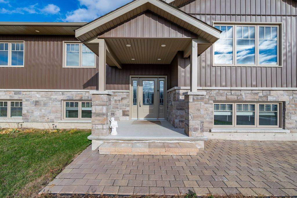 Whitewater Region, ON K0J 2L0,20 RIVERDALE ST