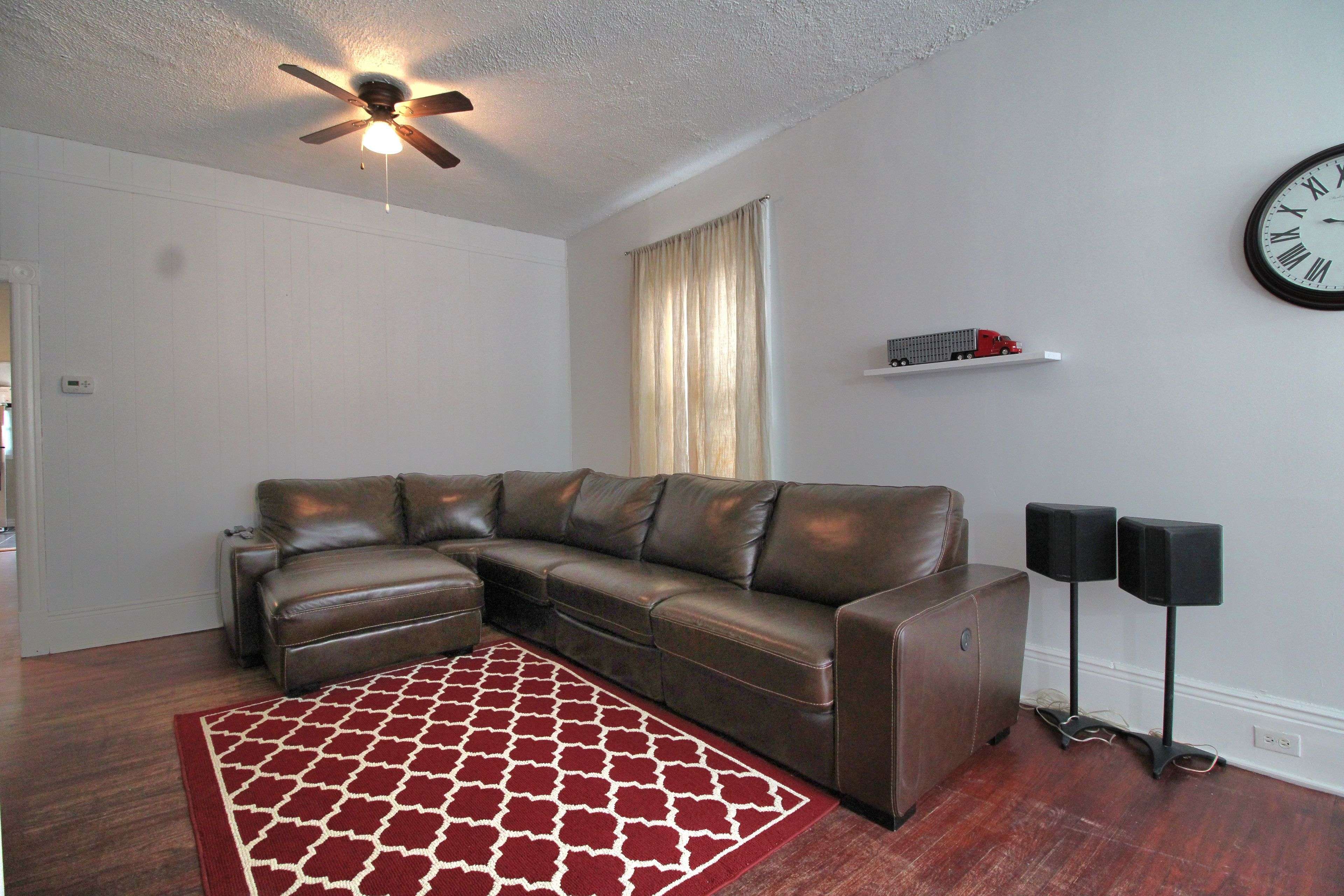 St. Thomas, ON N5R 1Y9,28 Maple ST