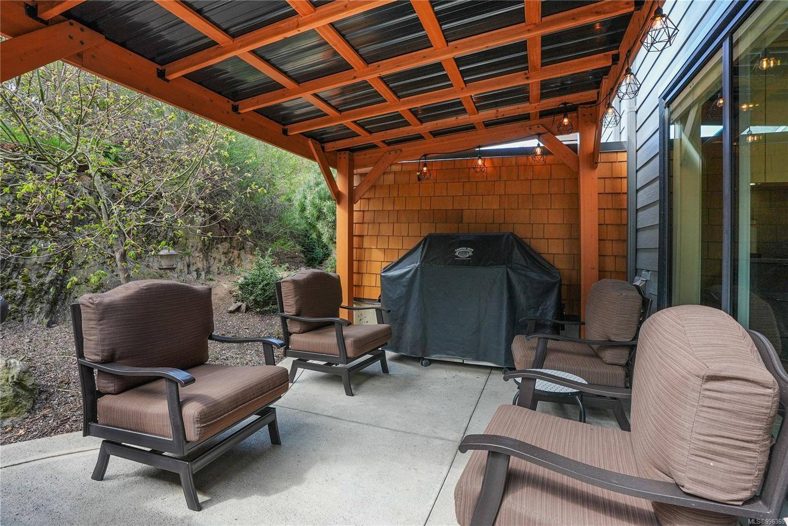 Langford, BC V9B 0E1,1464 Bear Mountain Pkwy #109