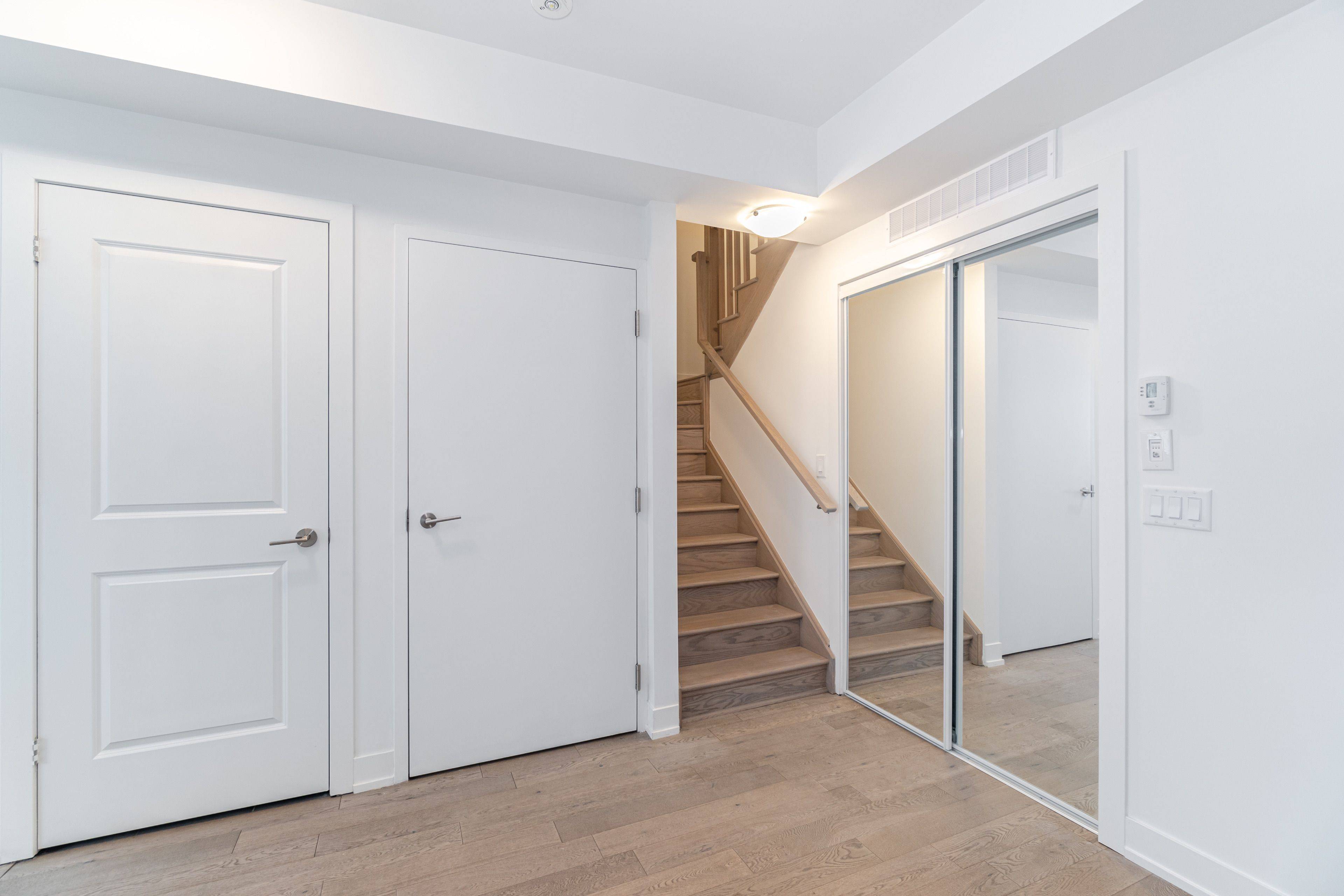 Mississauga, ON L5G 0C6,1062 Douglas Mccurdy Comm CT #229