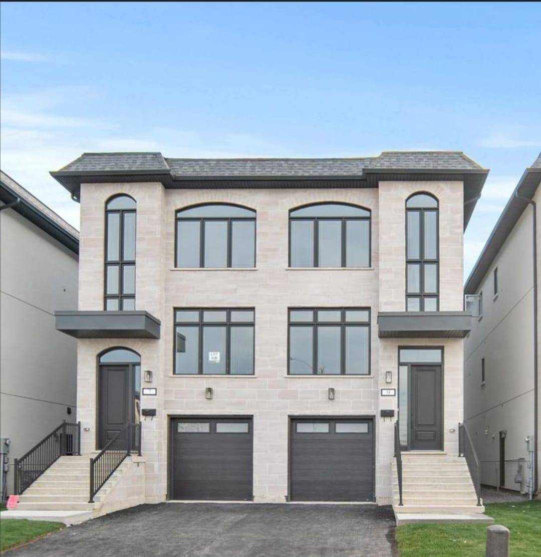 Toronto W05, ON M9L 2K5,13 St Gaspar CT