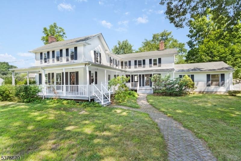 11 Prospect St, Mendham Boro, NJ 07945