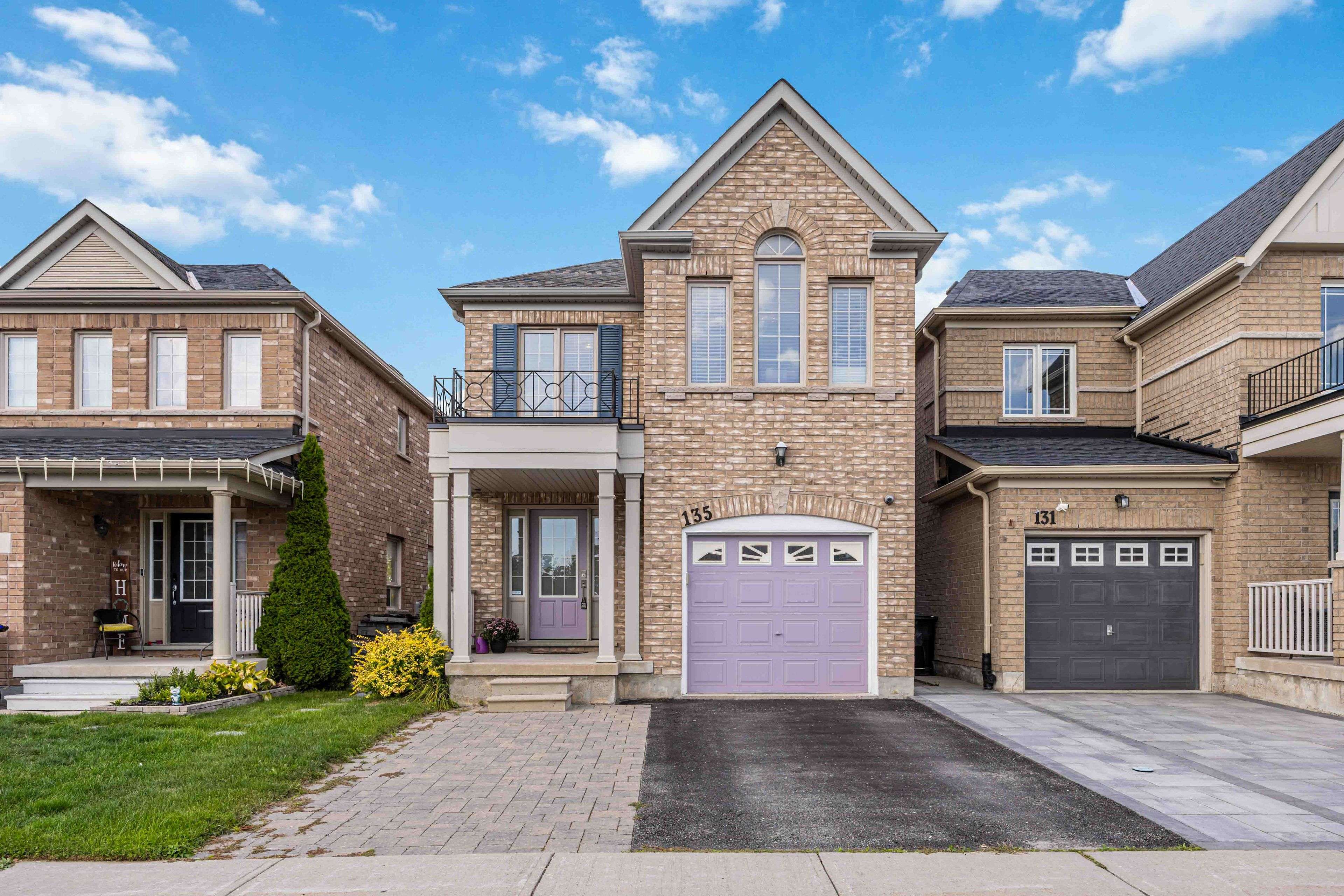 Bradford West Gwillimbury, ON L3Z 0L3,135 Armstrong CRES