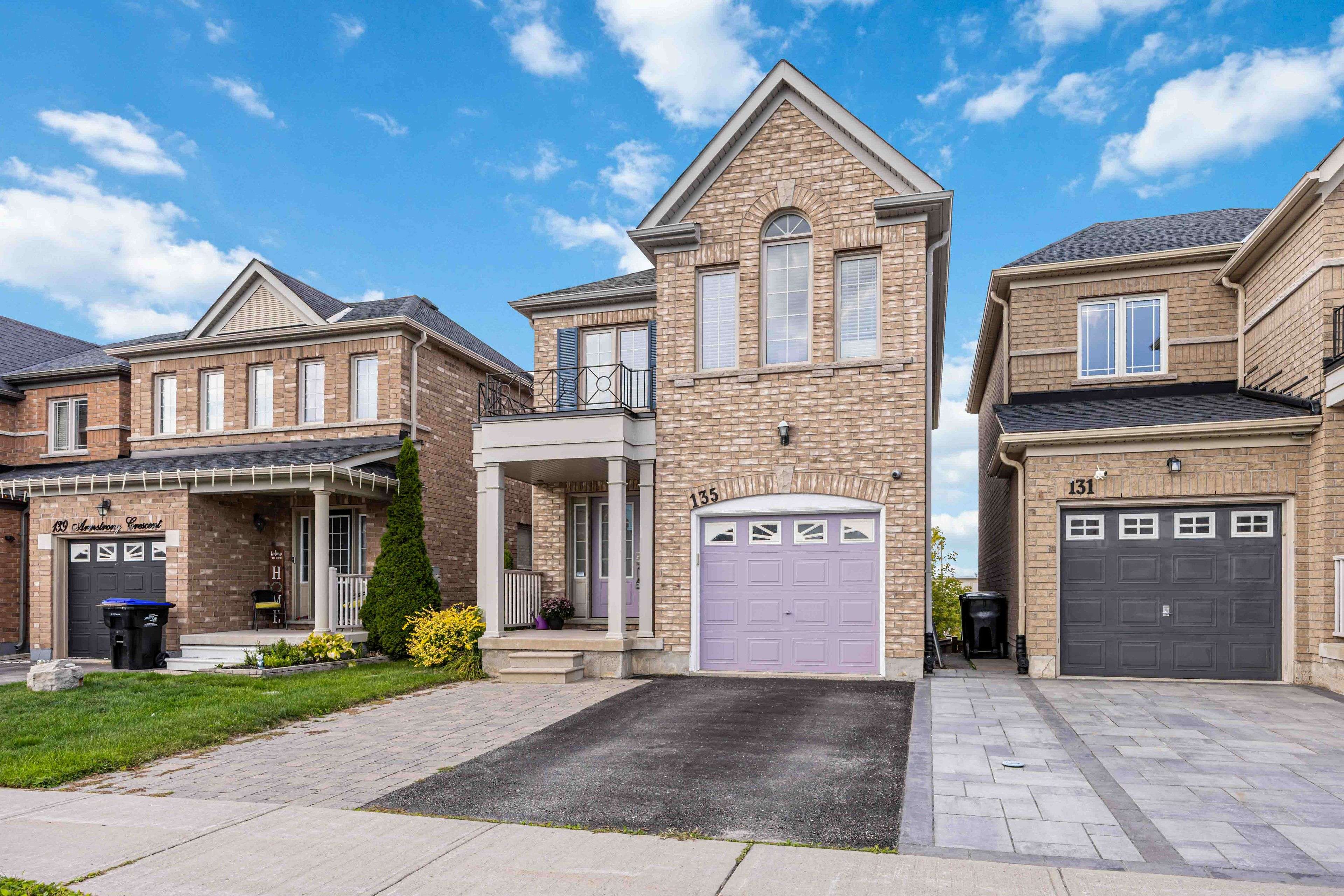 Bradford West Gwillimbury, ON L3Z 0L3,135 Armstrong CRES
