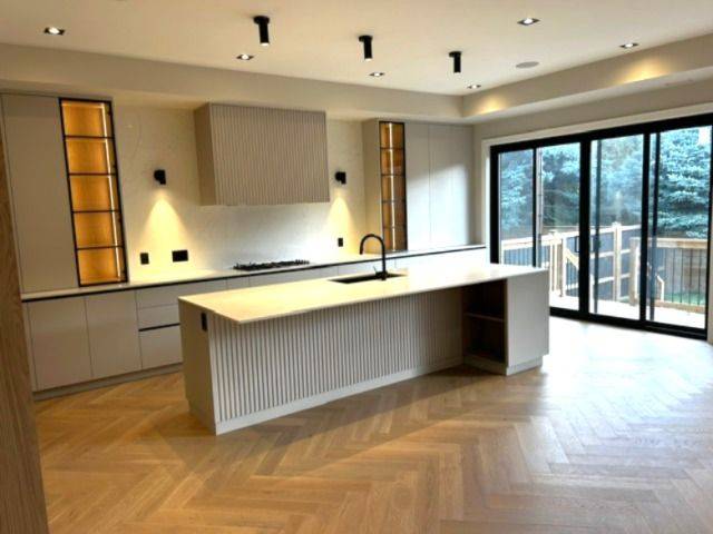 Mississauga, ON L5E 1L5,1006 Garrard AVE