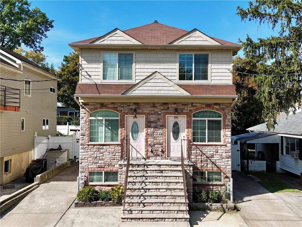 Staten Island, NY 10314,592 Woolley AVE