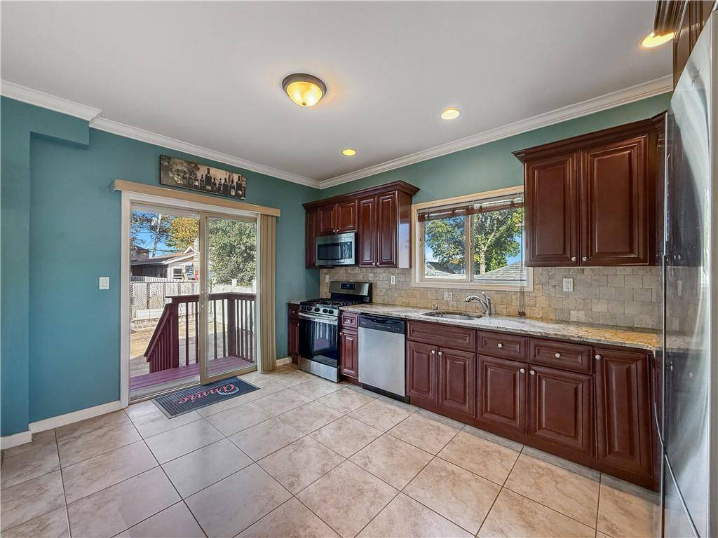 Staten Island, NY 10314,592 Woolley AVE