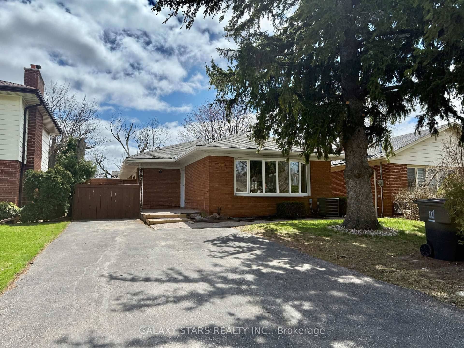 Toronto E04, ON M1K 3T9,57 Moorecroft CRES