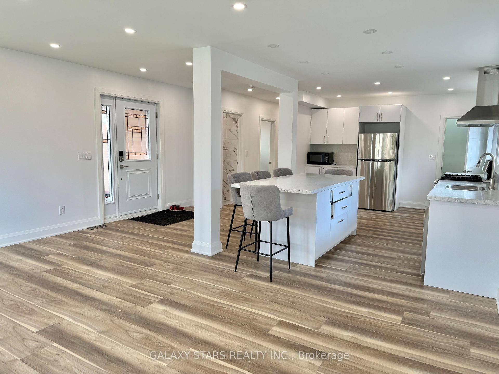 Toronto E04, ON M1K 3T9,57 Moorecroft CRES