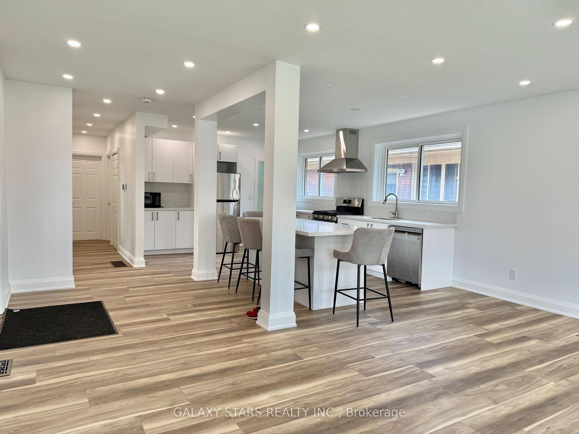 Toronto E04, ON M1K 3T9,57 Moorecroft CRES