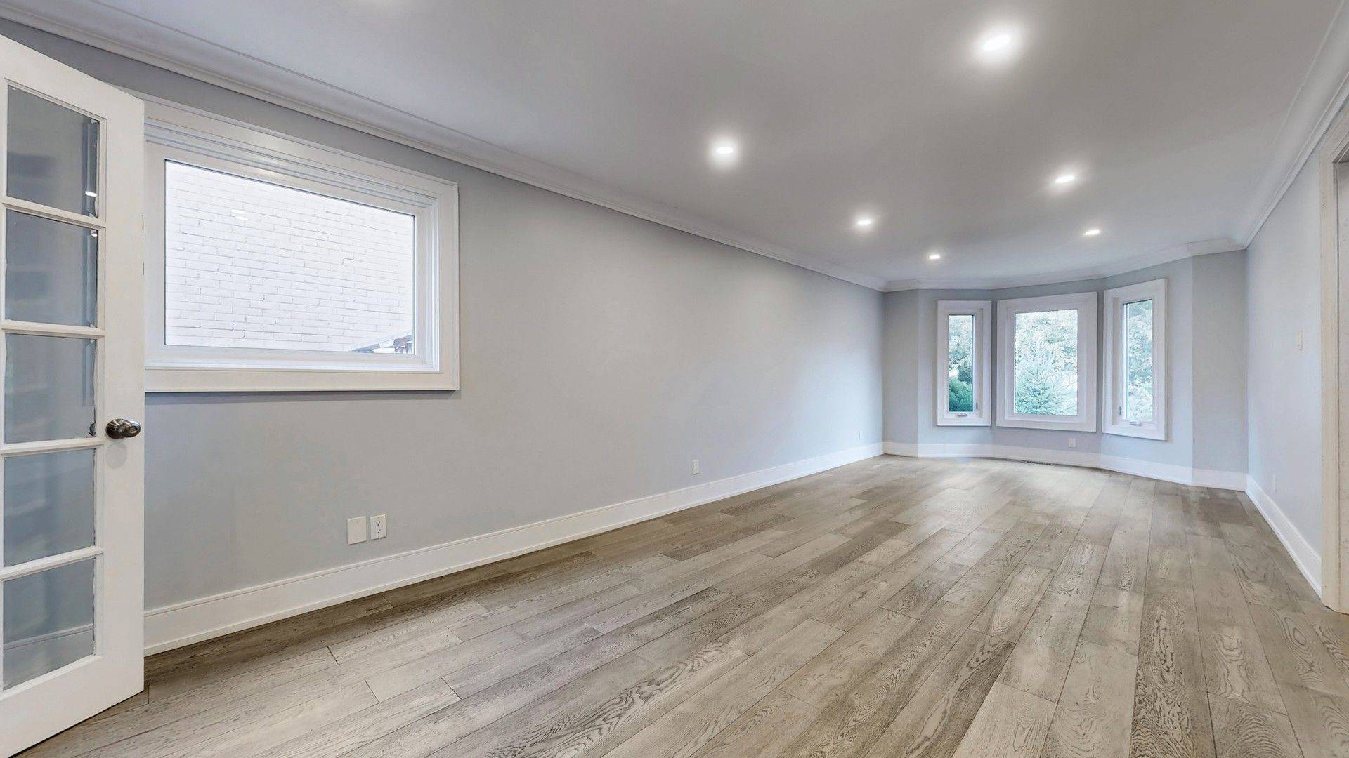 Richmond Hill, ON L4C 9J4,9 Tollbar CT