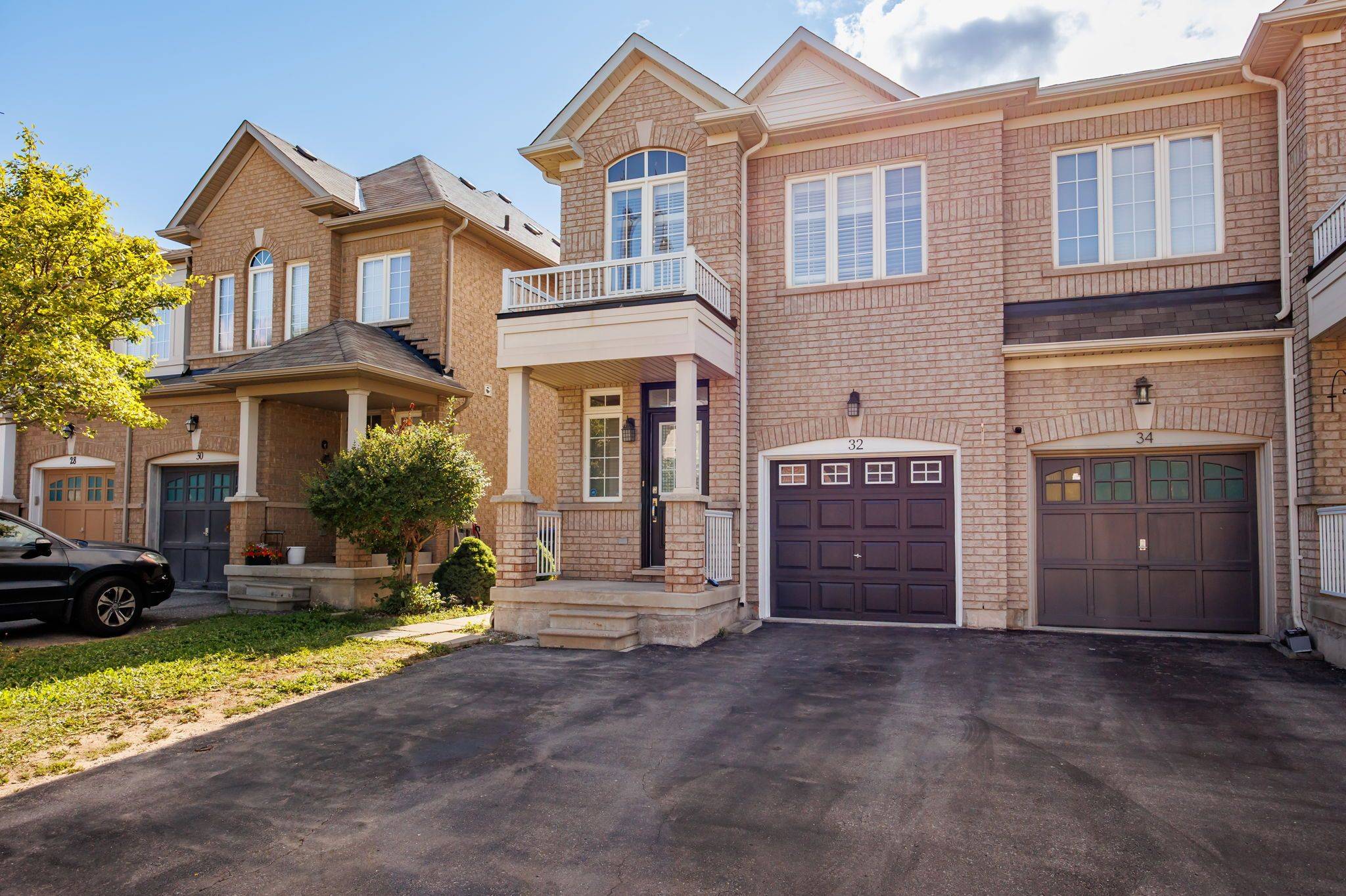 Brampton, ON L6X 0Y6,32 Frenchpark CIR