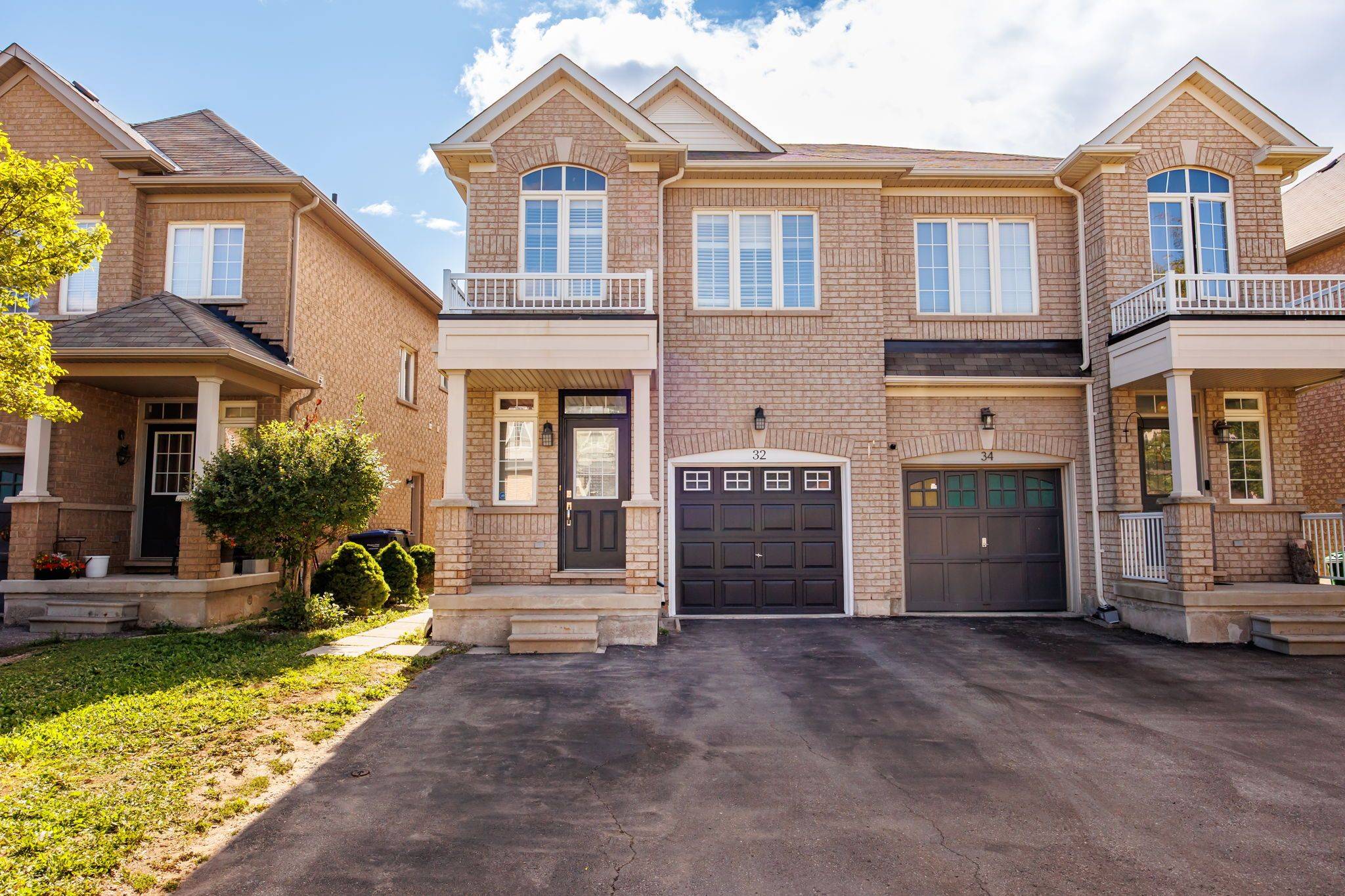 Brampton, ON L6X 0Y6,32 Frenchpark CIR