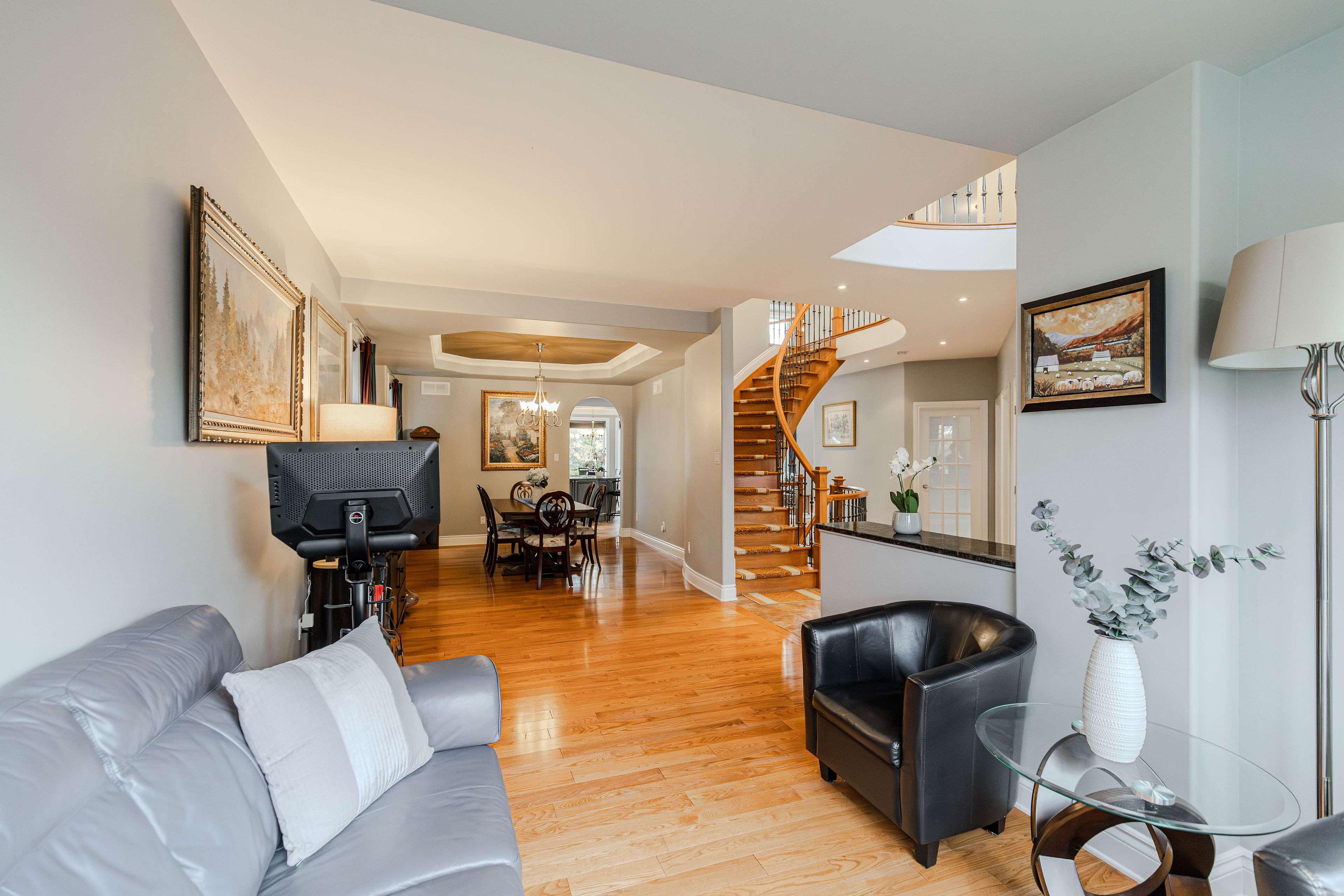 Mooneys Bay - Carleton Heights And Area, ON K2C 4G9,507 Kochar DR