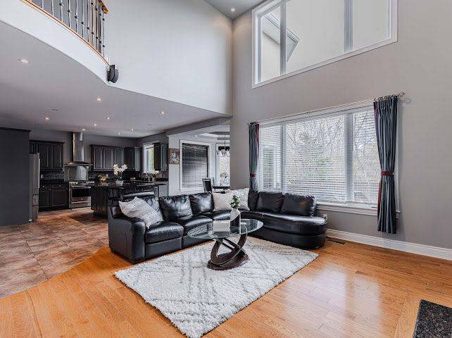 Mooneys Bay - Carleton Heights And Area, ON K2C 4G9,507 Kochar DR