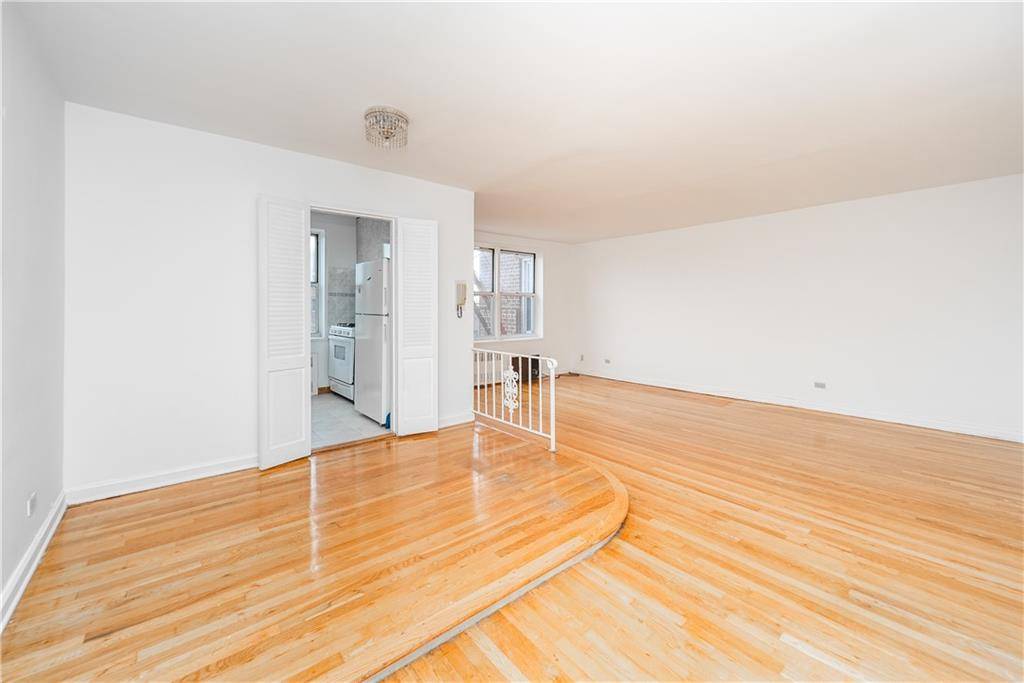 Brooklyn, NY 11235,2900 Ocean AVE #5A