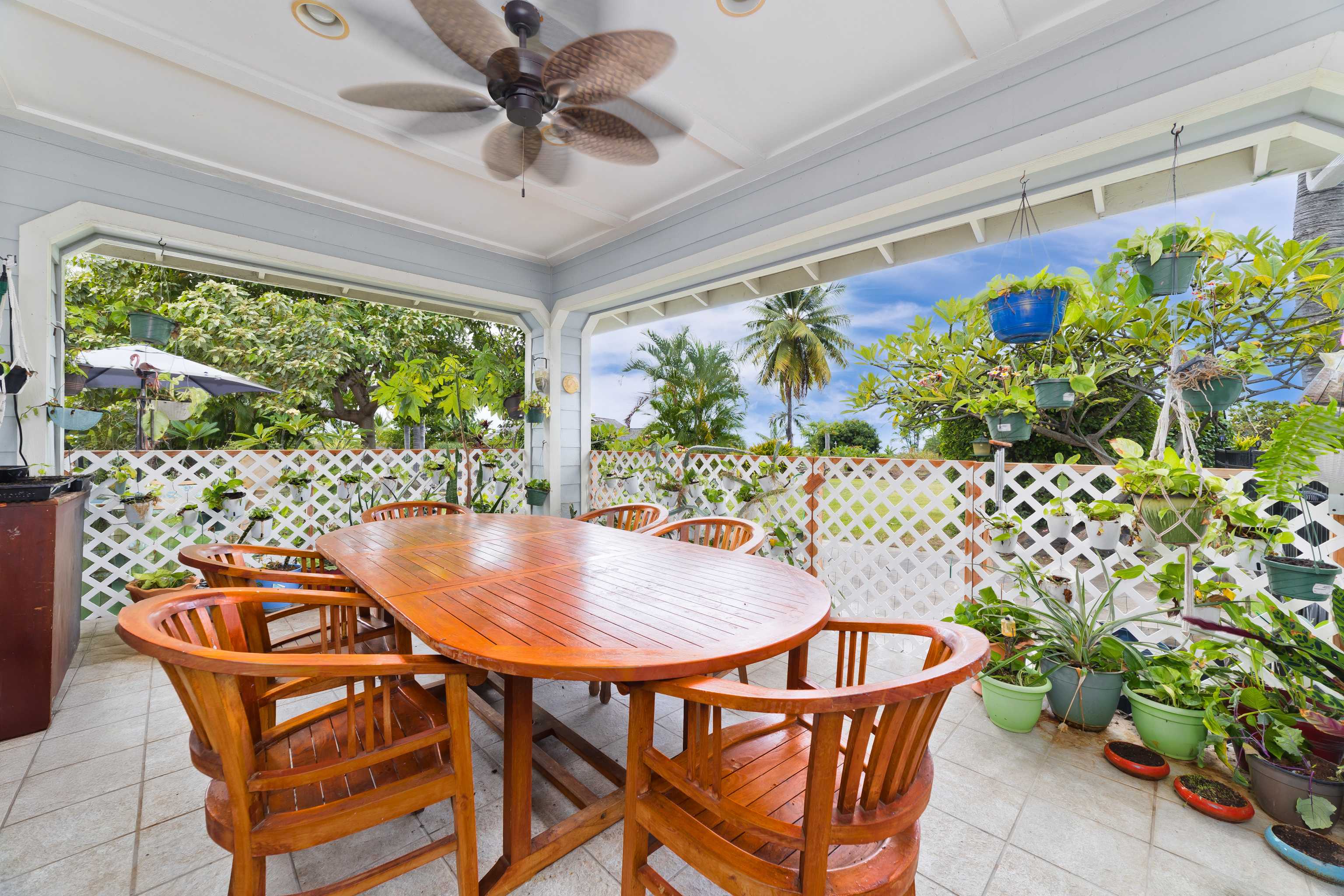 Kailua-kona, HI 96740,75-107 KAMILO PL