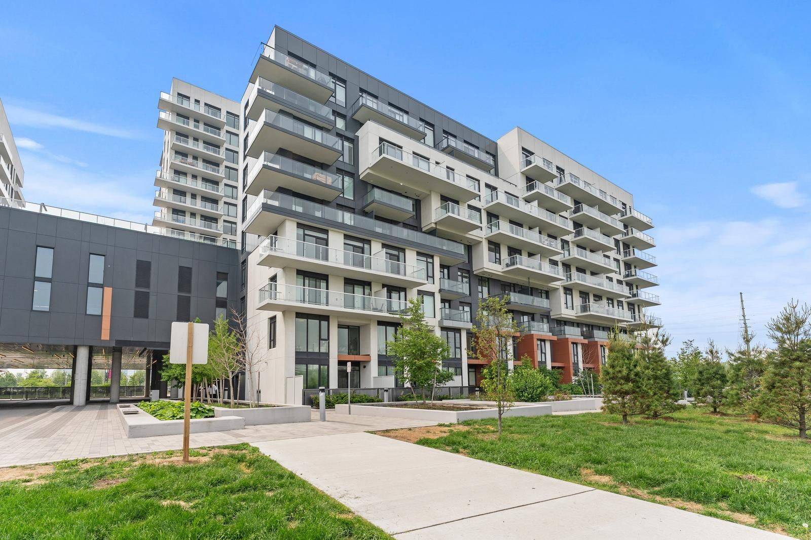 Markham, ON L6G 0G9,10 Rouge Valley DR W #111