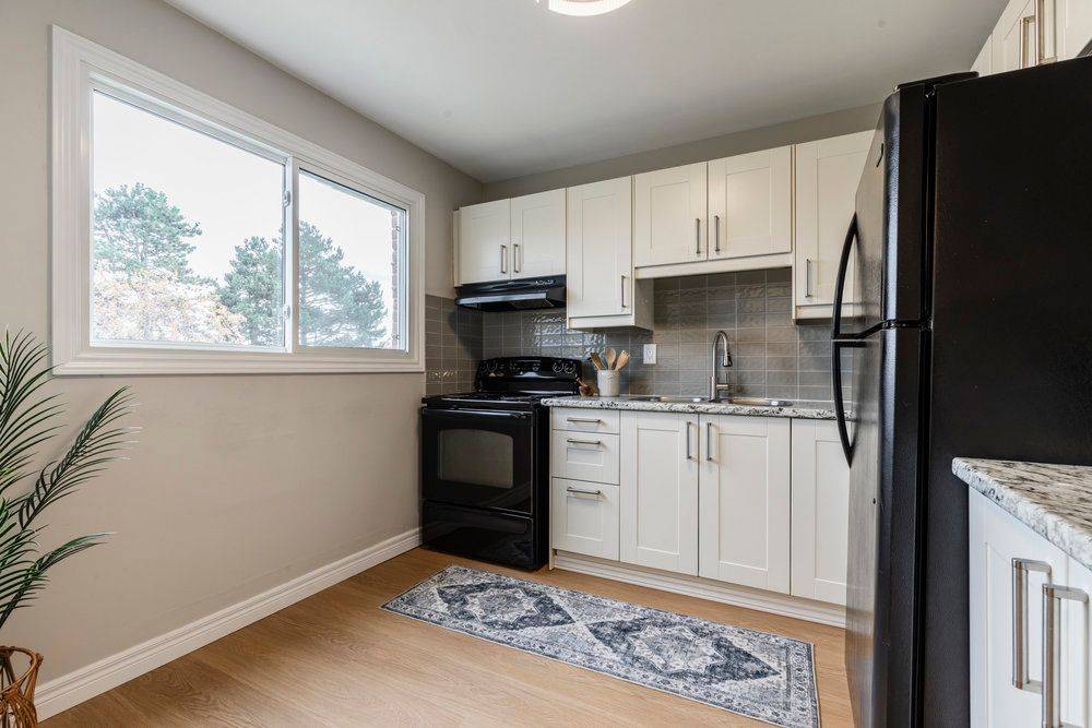 Burlington, ON L7P 3R9,2050 Upper Middle RD #43