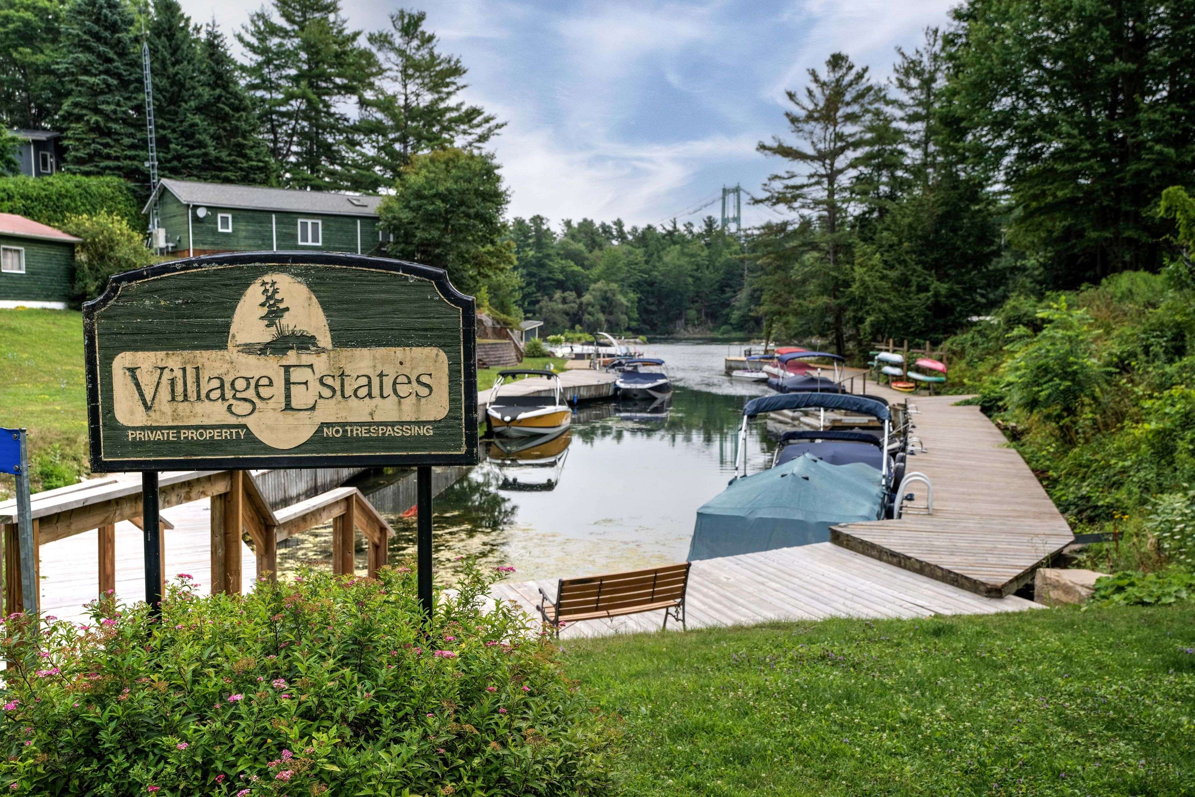 Leeds And The Thousand Islands, ON K0E 1L0,16 Village Estates RD S