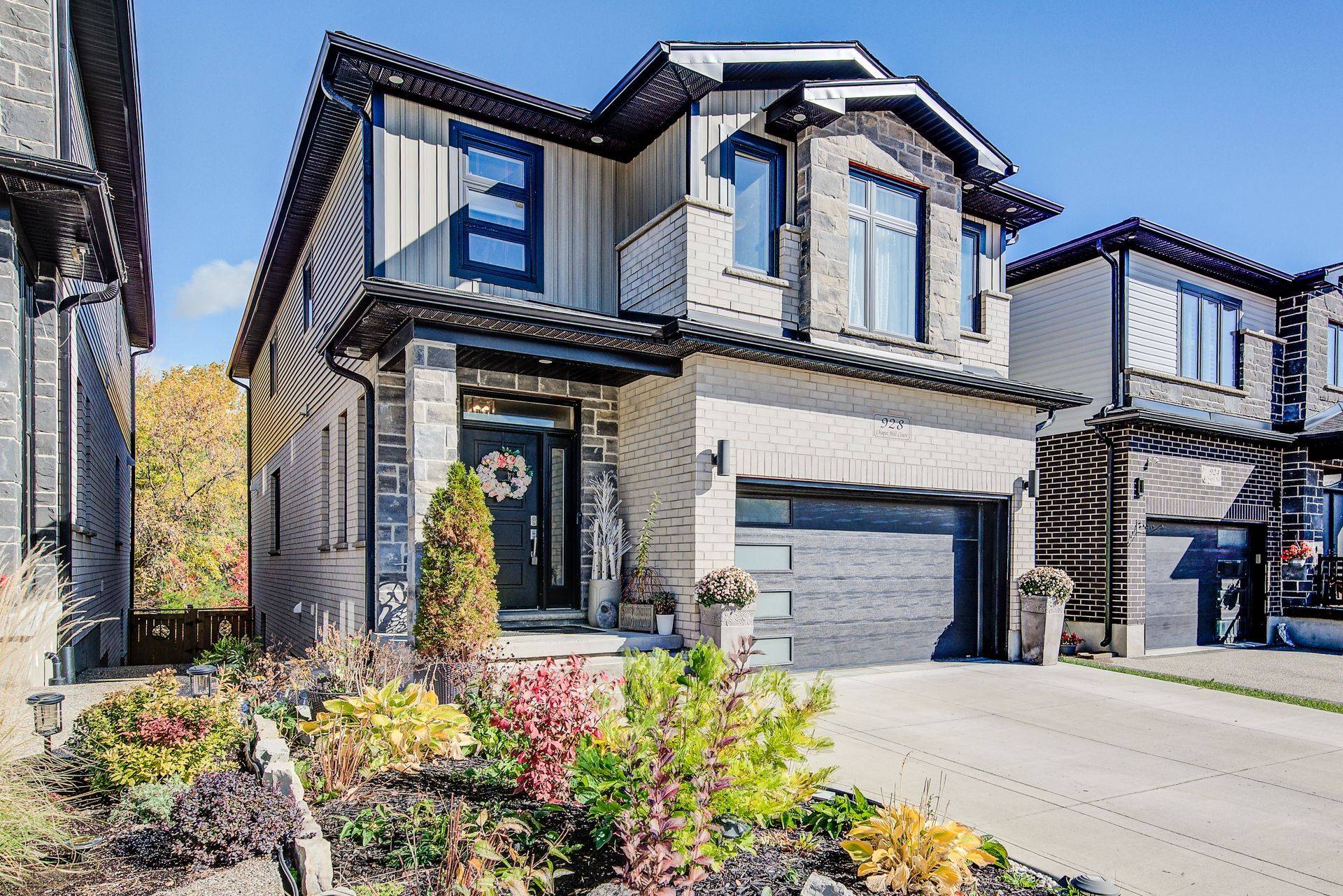 Kitchener, ON N2R 0P4,928 Chapel Hill CT S