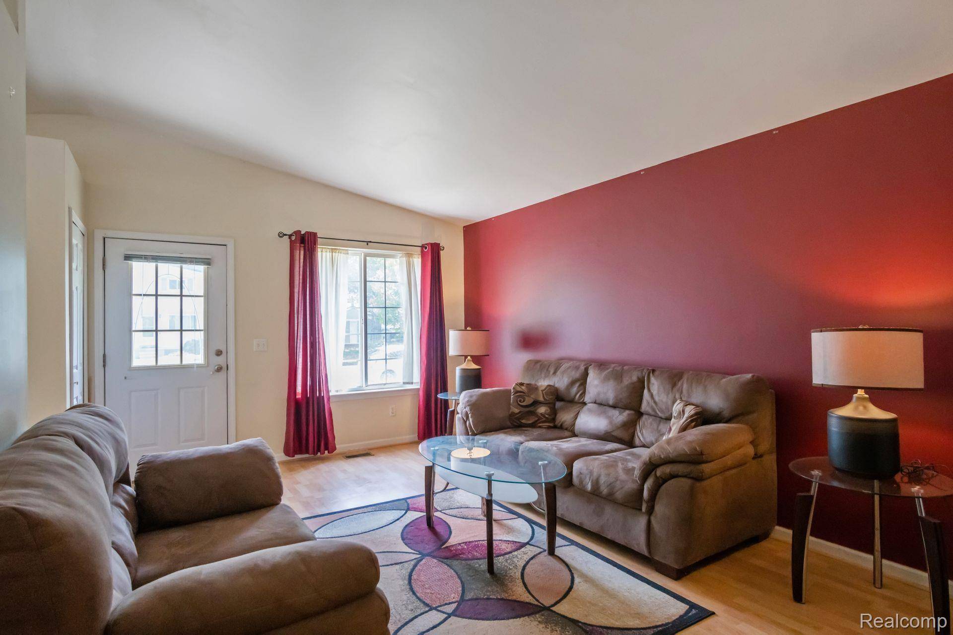 Livonia, MI 48152,19933 RENSELLOR ST