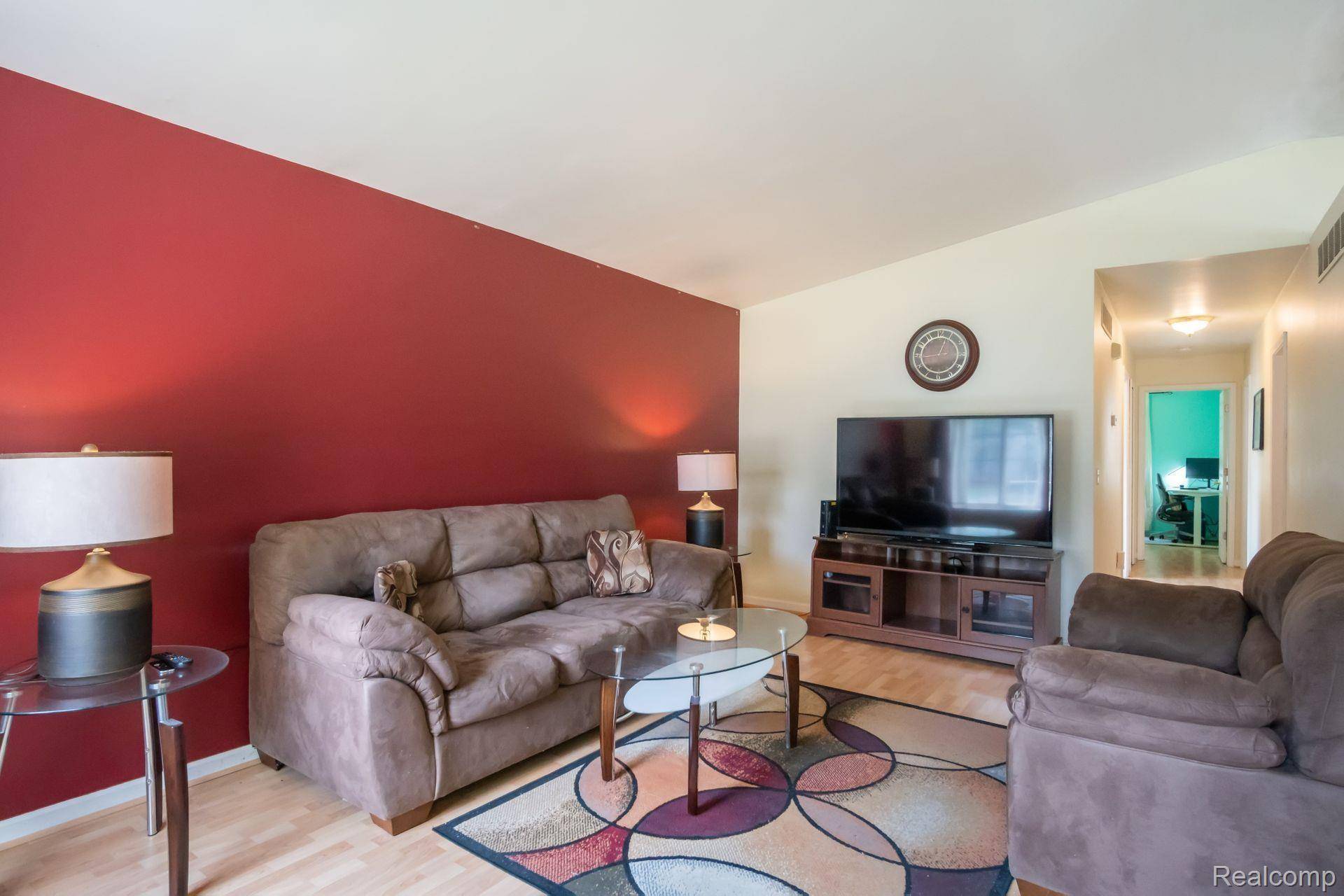 Livonia, MI 48152,19933 RENSELLOR ST