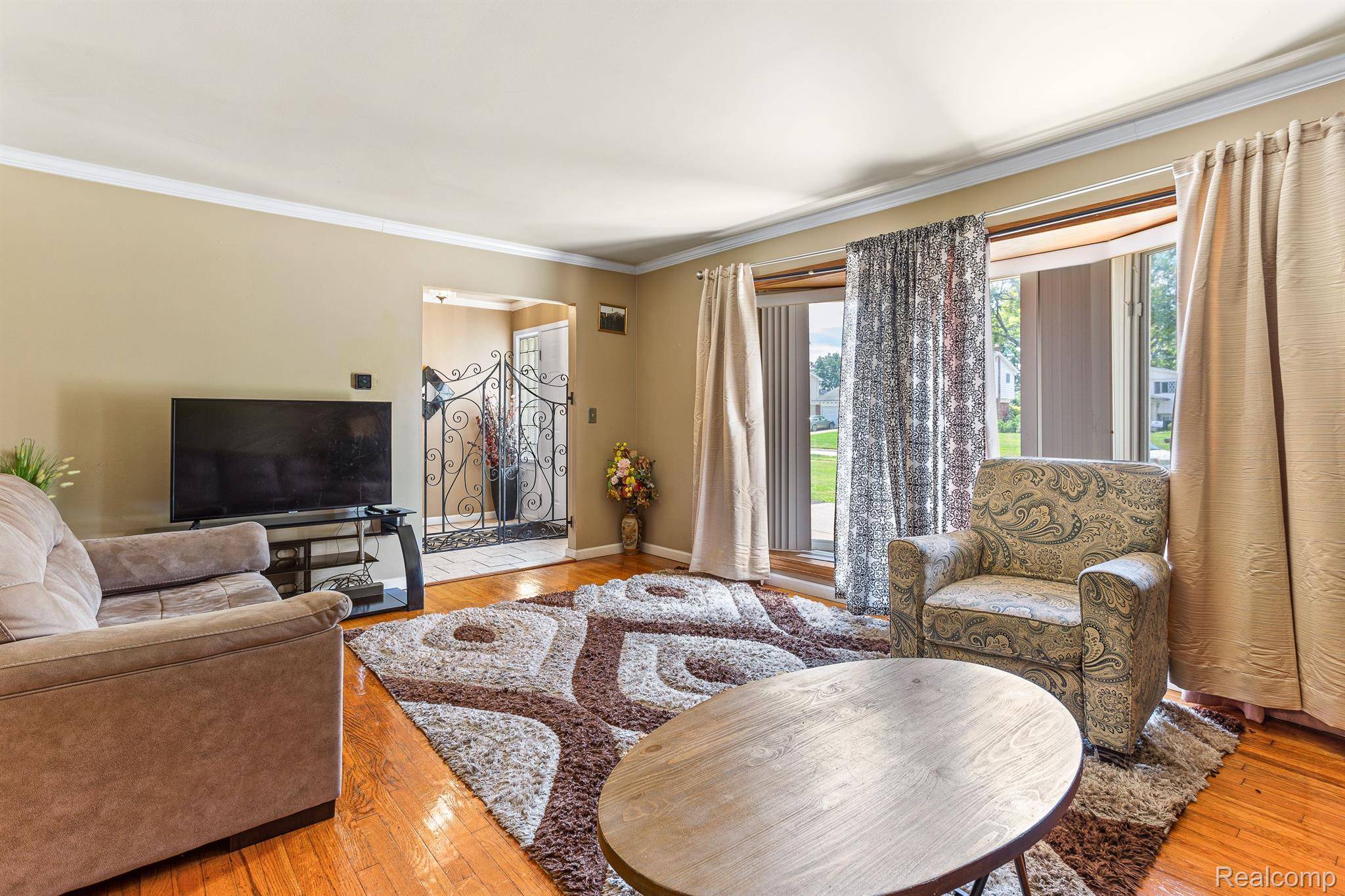 Southfield, MI 48076,27076 NANTUCKET