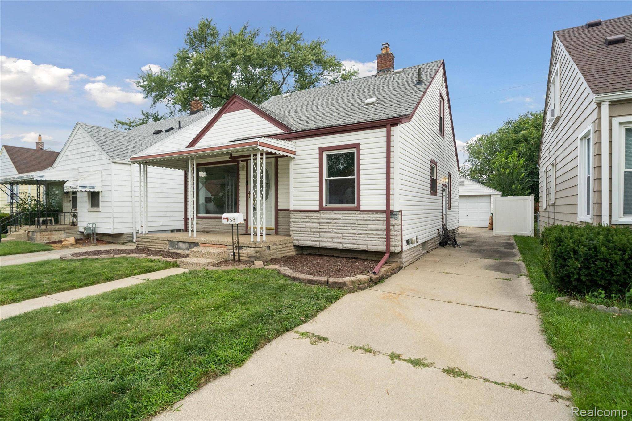 Lincoln Park, MI 48146,758 CLEVELAND AVE