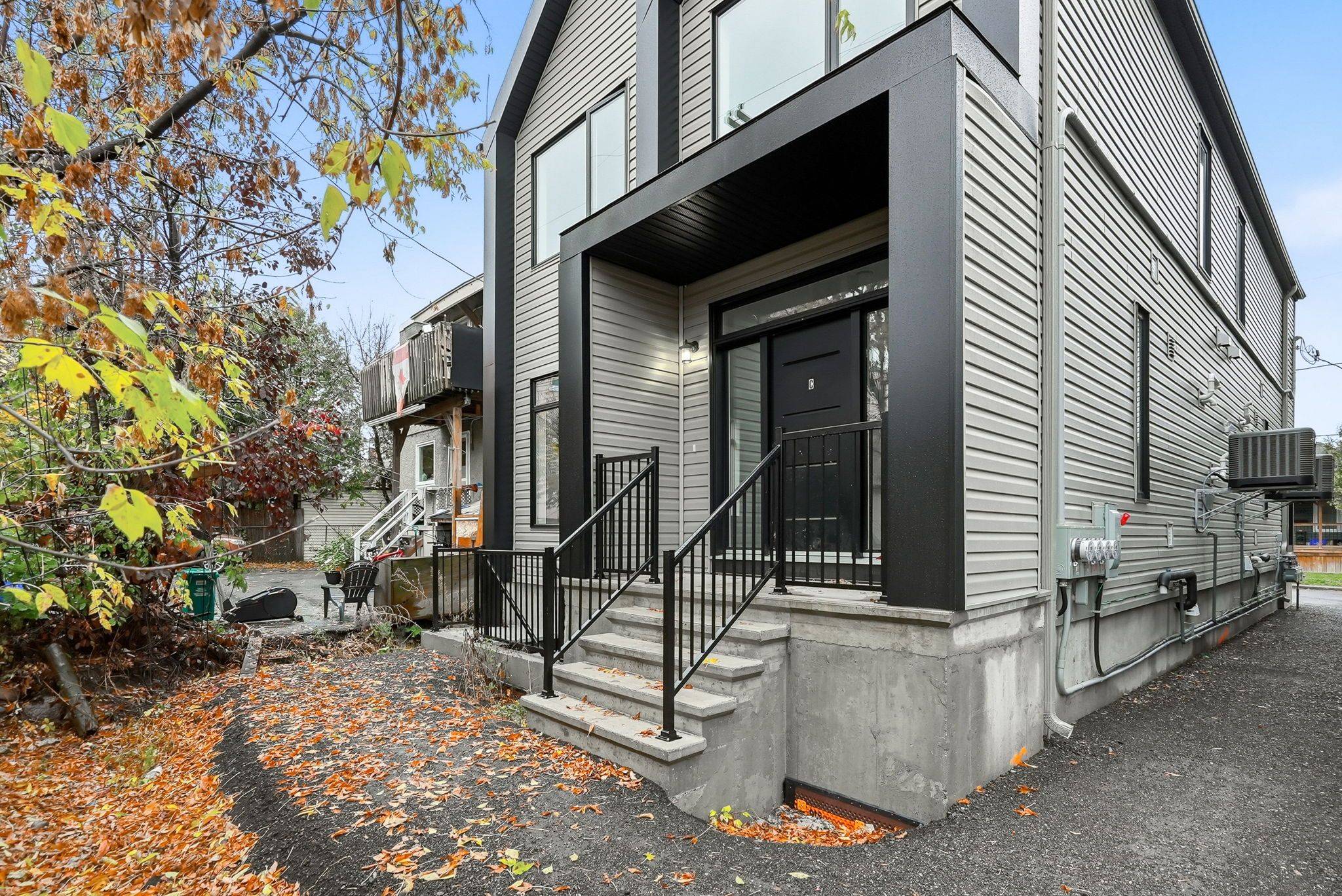 Vanier And Kingsview Park, ON K1L 6K7,322 Frontenac ST #D