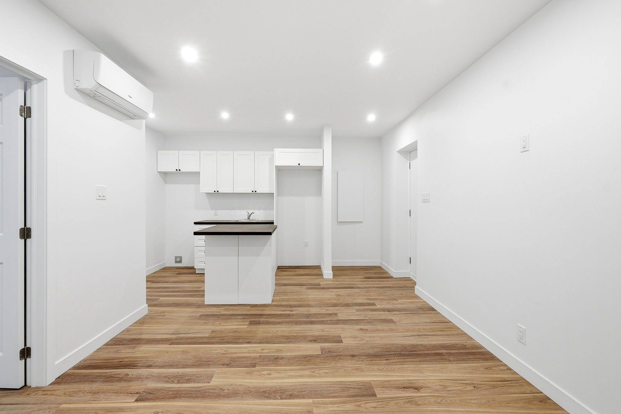 Vanier And Kingsview Park, ON K1L 6K7,322 Frontenac ST #D