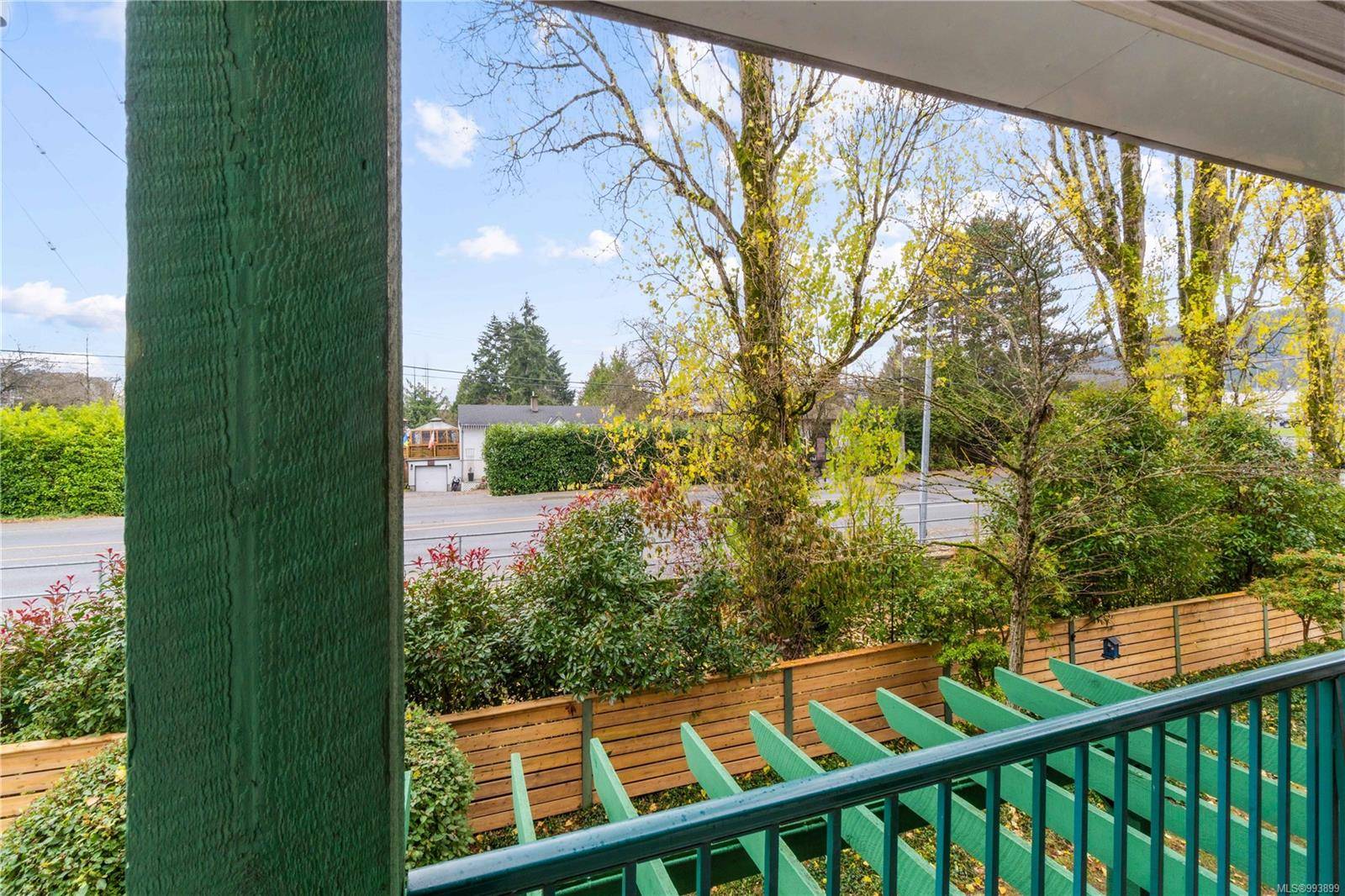 Nanaimo, BC V9Y 9E1,690 3rd St #202