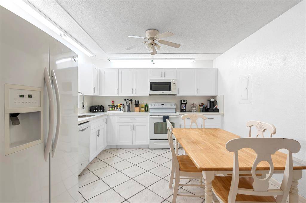 Coral Springs, FL 33071,9625 Riverside Dr #4D