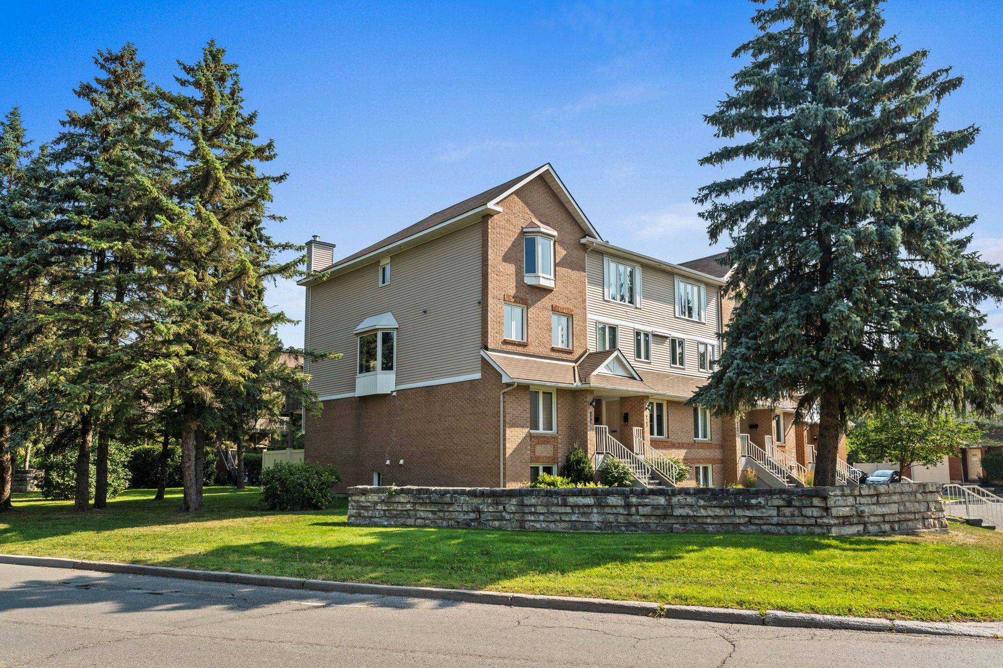 Orleans - Convent Glen And Area, ON K1C 4N4,6501 Bilberry DR #B