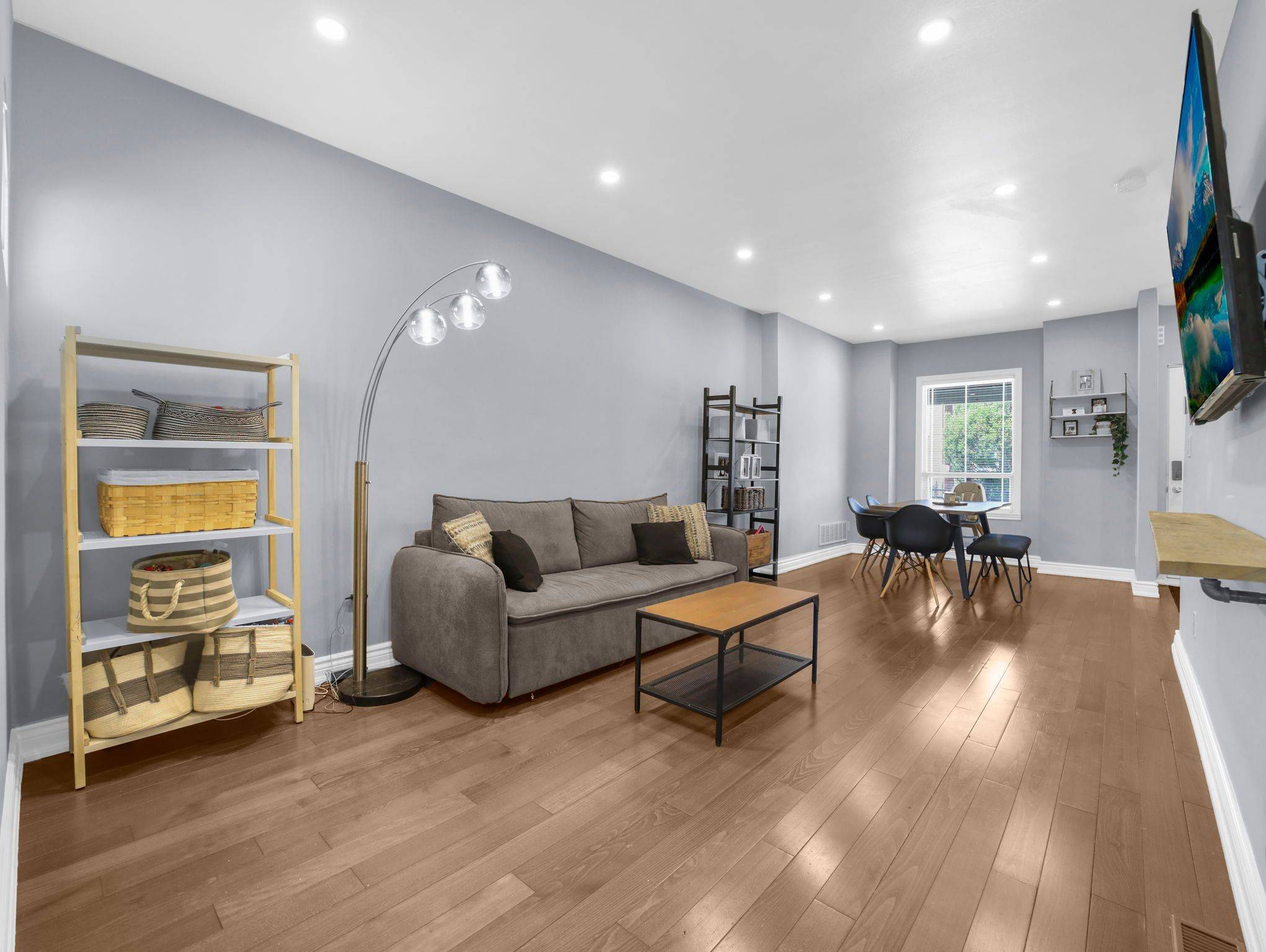 Hamilton, ON L8L 3R5,114 BURTON ST