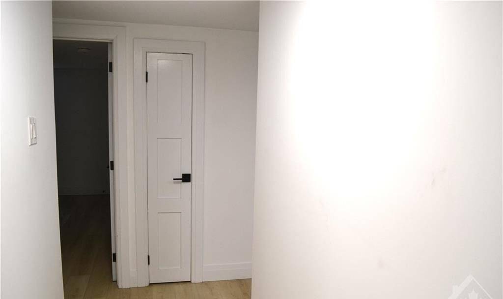 Westboro - Hampton Park, ON K1Z 5M9,503 ATHLONE AVE #3