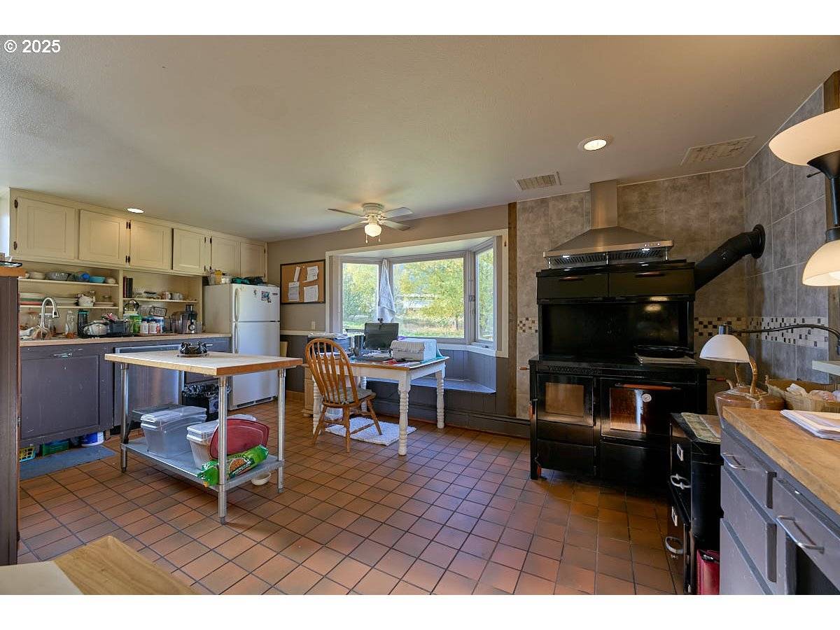 Joseph, OR 97846,61486 LIBERTY RD