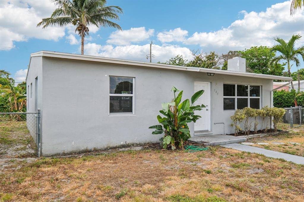 West Palm Beach, FL 33409,744 Dogwood Rd