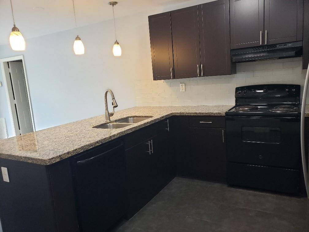 Coral Springs, FL 33065,4392 Riverside Dr