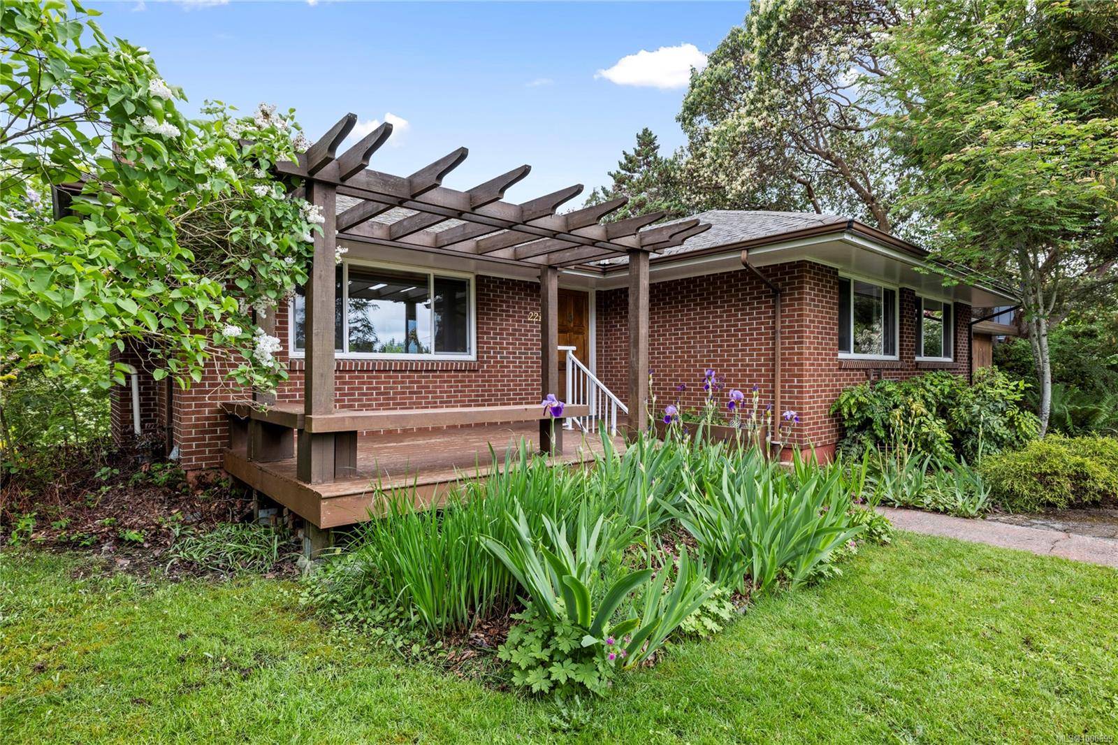 Nanaimo, BC V9R 2A5,221 Garner Cres