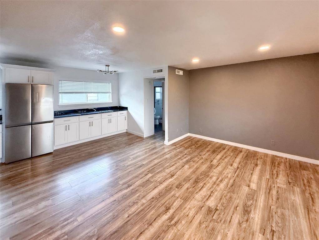 Dallas, TX 75204,4811 Live Oak Street #202