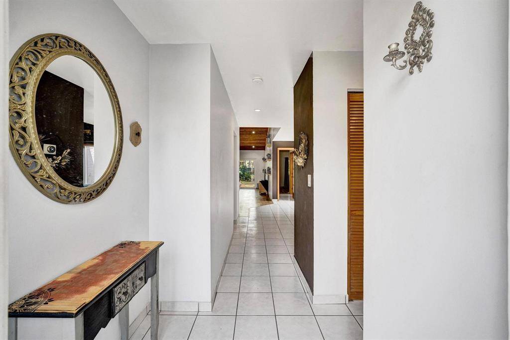 Hollywood, FL 33021,2455 N 37th Ave