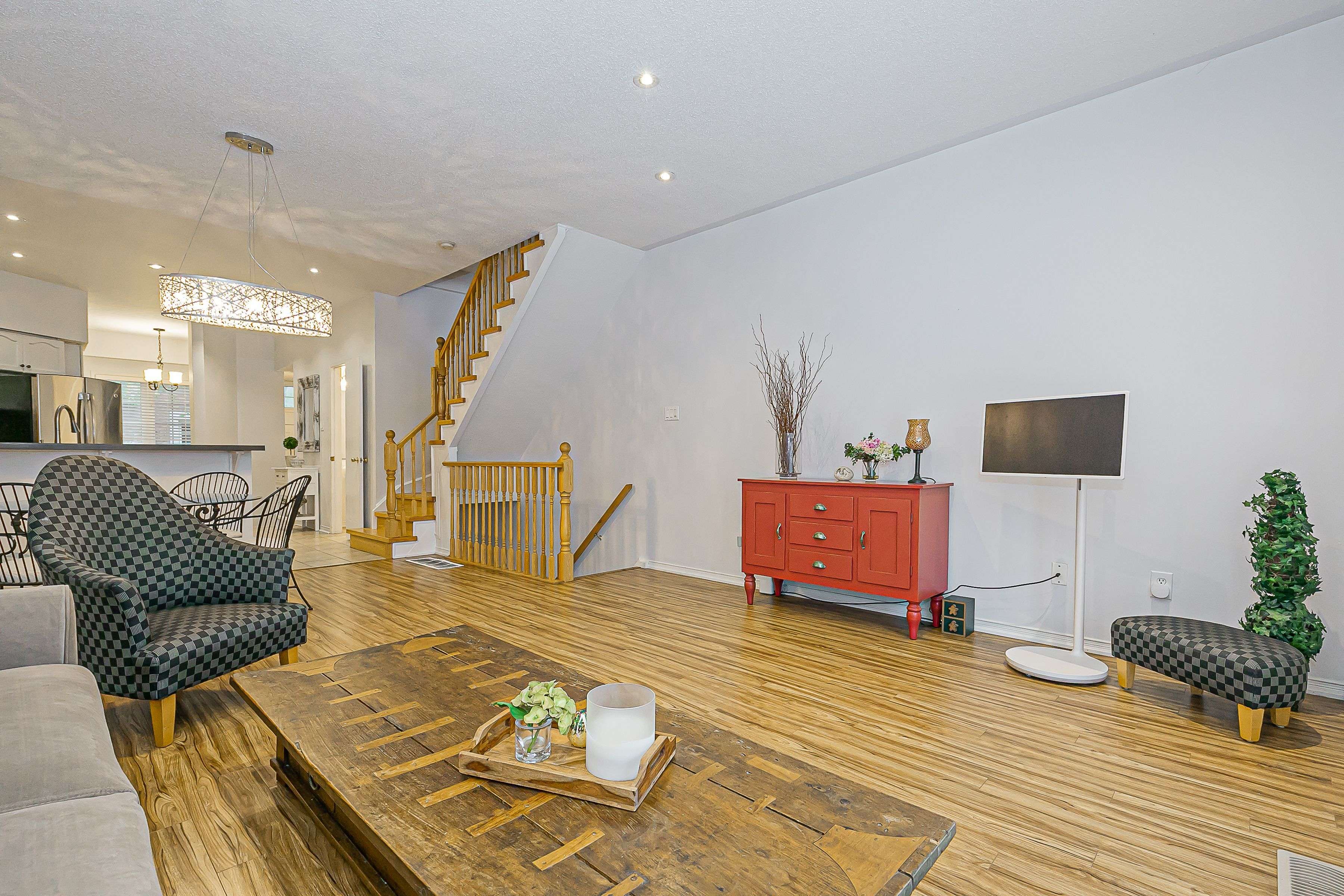 Richmond Hill, ON L4C 0M7,23 Observatory LN #66