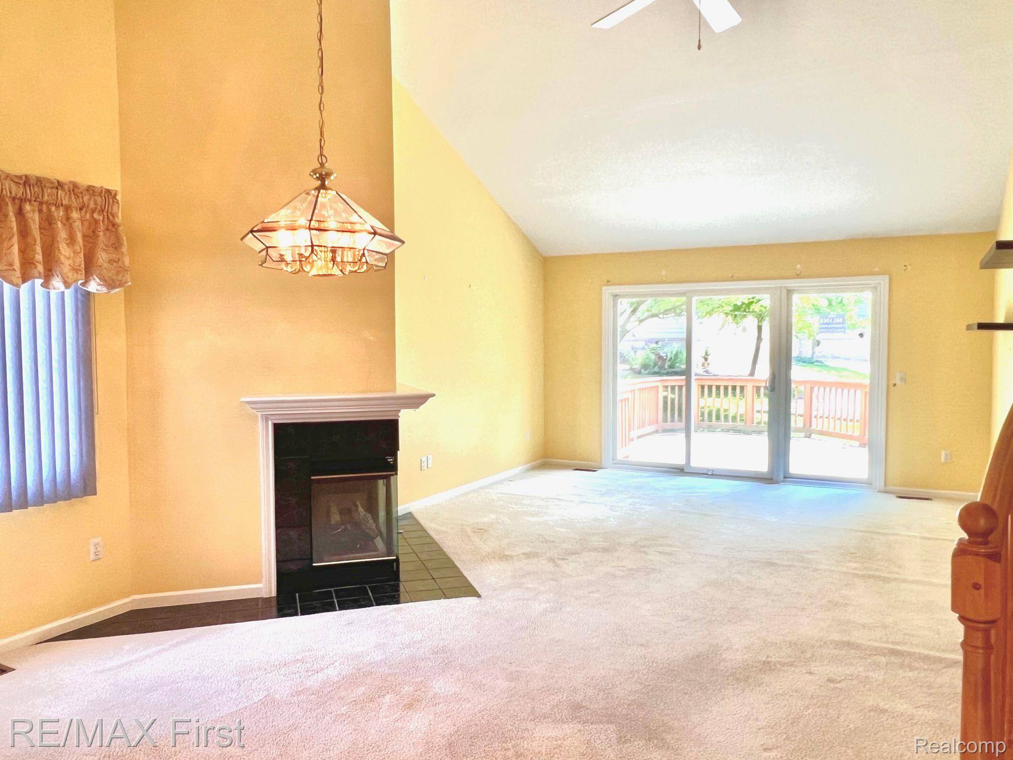 Wixom, MI 48393,2768 MAPLE FOREST DR