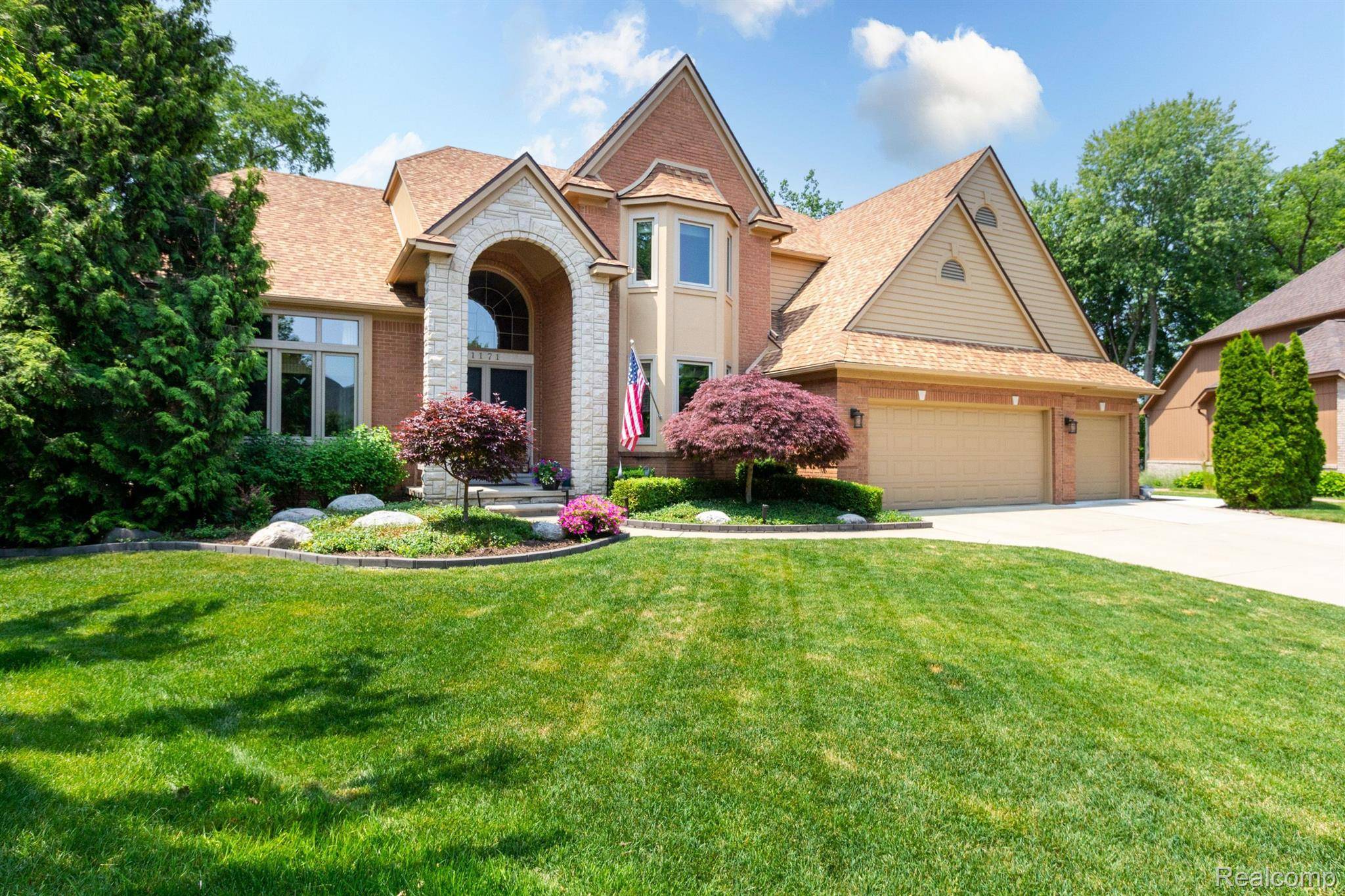 Wixom, MI 48393,1171 S Creek DR