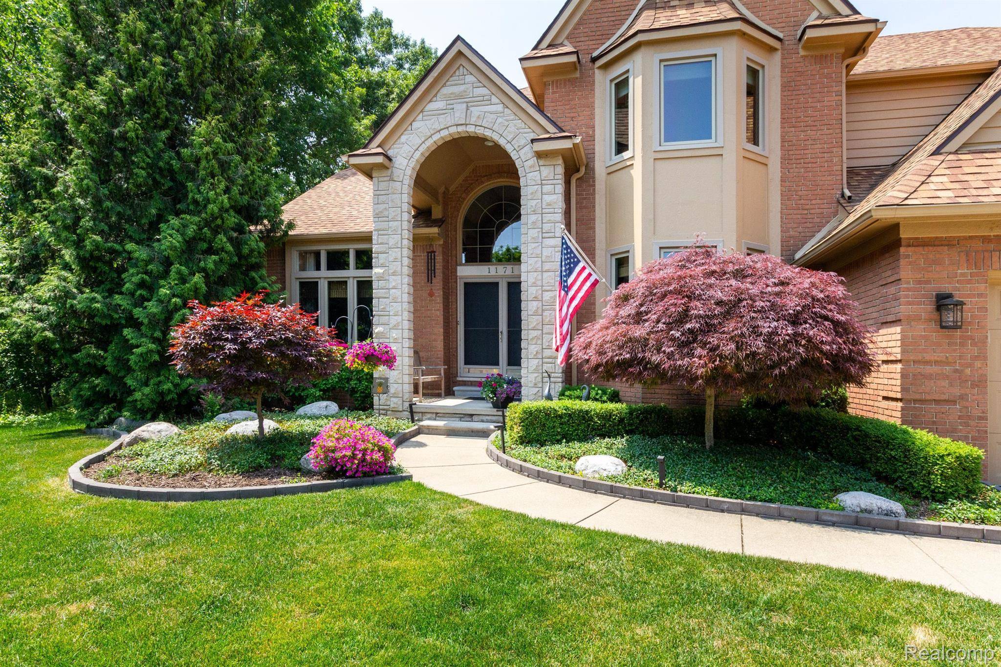 Wixom, MI 48393,1171 S Creek DR