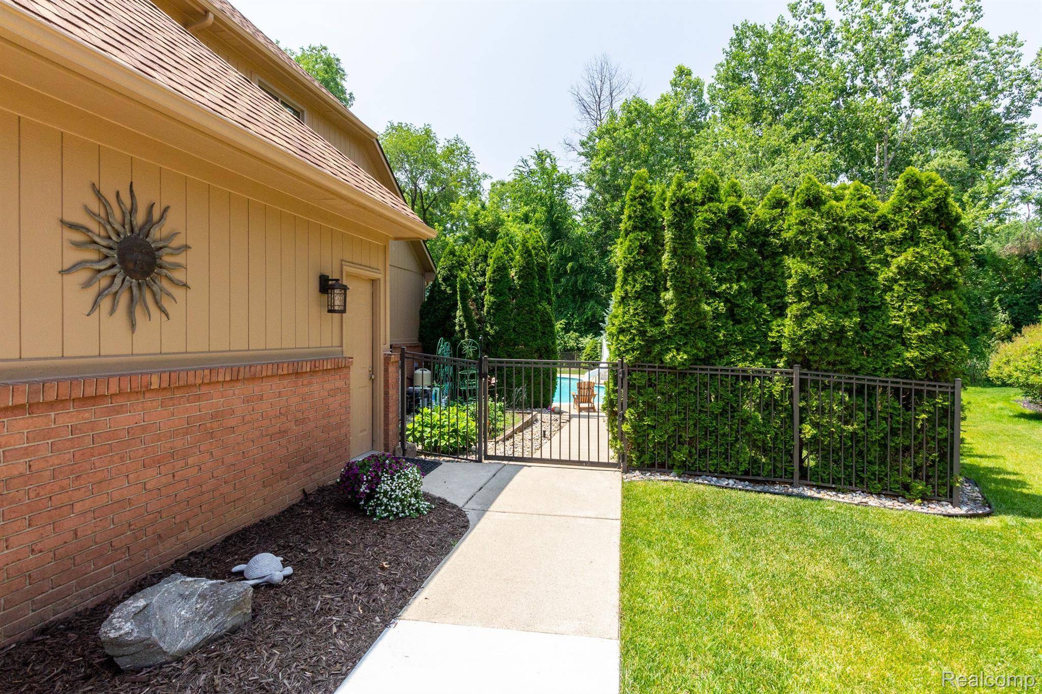 Wixom, MI 48393,1171 S Creek DR